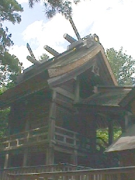 The main Susa Jinja shrine building.